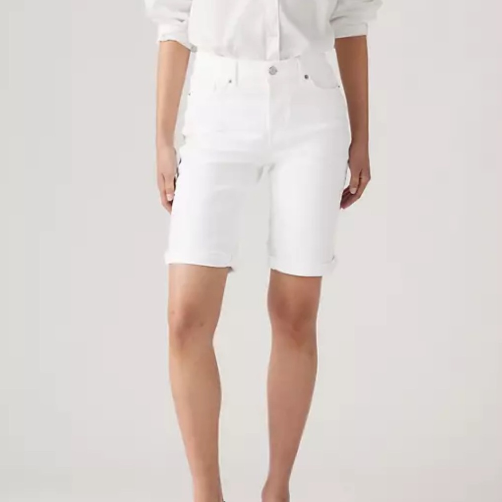 Levi’s White Denim 5-Pocket Style Cuffed Bermuda Shorts - Size 6